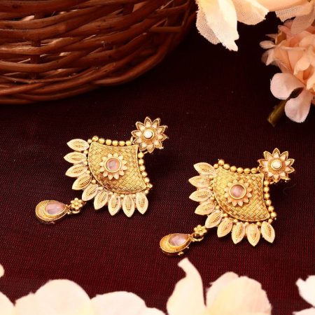 Pink gold floral shaped earring